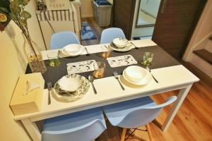 SG5371 Visit Shibuya Crossing! Walking distance to a single family home for 8 people, private parking , downstairs supermarket food Shibuya