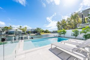 Waterfront Luxury Family Retreat, Noosaville