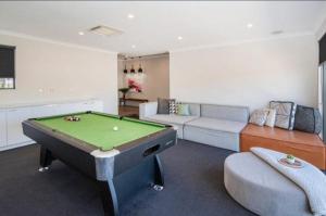 Family Castaway - Free WIFI, 6 Mins to Jetty