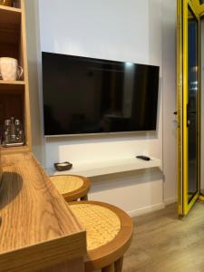 NooN Dhermi Santorini