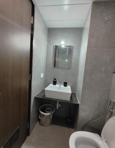 Sonyas Hilltop Hideout - 14