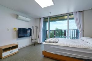 Geoje Beach House Pension