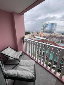 Upscale Stylish Suite Near BGC and View of Venice Grand Canal Mall