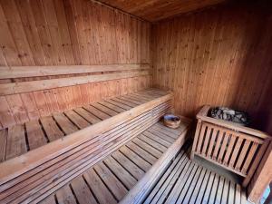 Upscale Stylish Suite Near BGC and View of Venice Grand Canal Mall