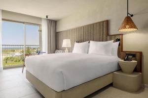 Amarello Hotel Praia Santo André, Tapestry Collection by Hilton