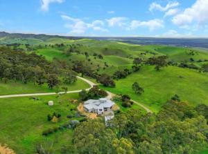 Rural retreat! 5 min to wineries & 10 min to town