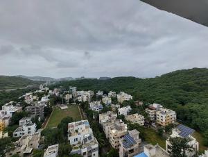 Sonyas Windsong on the Hill - 17