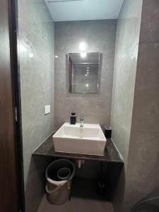 Sonyas Windsong on the Hill - 17