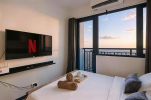 Makati Penthouse Studio with City Views