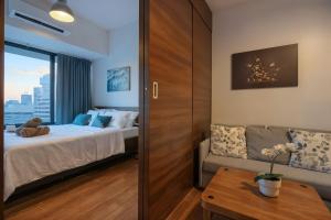 Makati 1BR with Skyline View at Air Residences