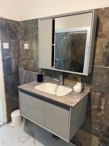 Apartment in villa with sea view