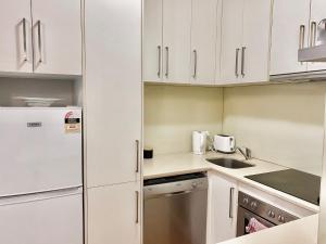 Stylish BONDI BEACH unit - 250m to the sand