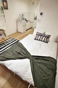 BRT102 Direct Airport Access, Stay Near Ikebukuro, Yamanote Line direct access to Shinjuku Shibuya