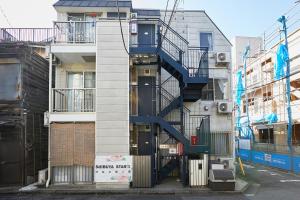 101 Nishi Shinjuku Gochome Station 5 minutes on foot