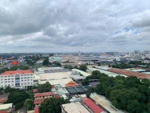 Republic Plaza - View sân bay, view hồ bơi
