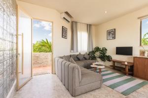 Sleek 1BR Apt All-Inclusive Central