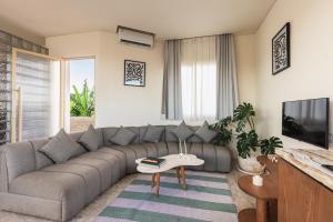 Sleek 1BR Apt All-Inclusive Central