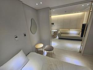 High End Luxury Room 2