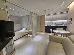 High End Luxury Room 2