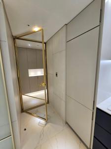 High End Luxury Room 2