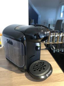 Cosy Loft Retreat off Vibrant Mill Road and minutes from station