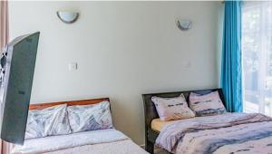 Stylish & Lavish 3 bedroom Apt near Junction mall