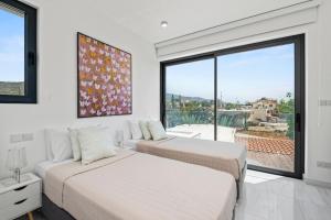 Blue Iris Luxury Beach Villa by Nomads - Steps to Beach