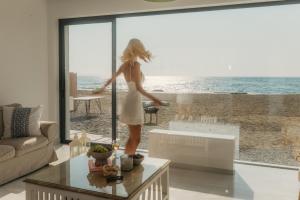 Blue Iris Luxury Beach Villa by Nomads - Steps to Beach