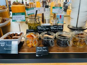 Hotels Brit Hotel Acacias : photos des chambres