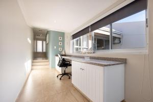 7 The Beach House with Backup Power