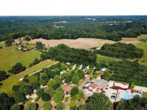 Campings Mobil-home 4 Pers avec Terrasse a Limeuil - API-1-52-553 : photos des chambres