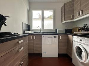 Villa 3 pièces à 100m de la mer avec patio et parking - FR-1-705-37