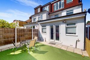 3 Bed Home - 10 Min Walk to Mill Hill Tube