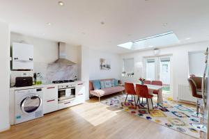 3 Bed Home - 10 Min Walk to Mill Hill Tube