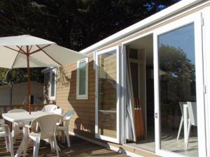 Campings Mobil home 33m², 2 chambres, 6 personnes, Terrasse - API-1-52-474 : photos des chambres