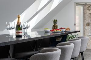 Coco Chanel Boutique Apartment by Goodnite cz