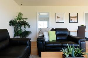 Simple & Comfortable Coastal Retreat