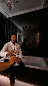 Pratum Pink&Blue Apartament Glamour z widokiem na jezioro i wanną - 3hvězdičkové hotely ve městě Mikołajki