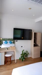 The Lush Apartments & Suites