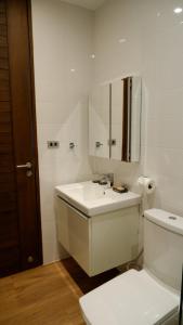 The Lush Apartments & Suites