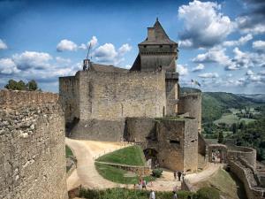 Maisons de vacances Quaint Home in Berbiguieres, Valley of the Castles at 15min : Maison de Vacances 2 Chambres