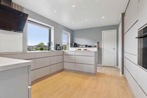 Near Beach And Golf With Multi-Purpose Room