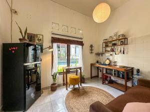 Central 1BR Studio with Shared Pool and Fitness, private Garden and Kitchen in Canggu
