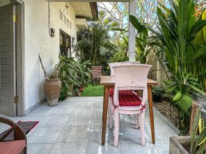 Central 1BR Studio with Shared Pool and Fitness, private Garden and Kitchen in Canggu