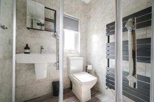 Heaton House - parkside charm and city comfort