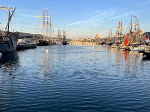 Au Clerc de lOrangerie 2-6 voyageurs