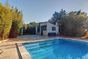Maisons de vacances Spacious house with pool in Castellet : photos des chambres