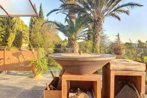 Maisons de vacances Spacious house with pool in Castellet : photos des chambres