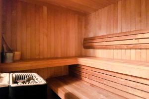 Maisons de vacances Spacious house with pool in Castellet : photos des chambres