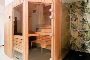 Maisons de vacances Spacious house with pool in Castellet : photos des chambres